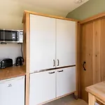 1 Bed In Oc-hh102 * Нерсборо