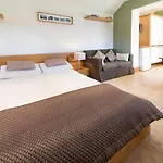 1 Bed In Oc-hh102 Дом отдыха *